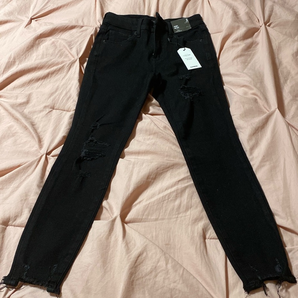 NWT SKINNY MIDRISE ULTRA HYPER STRETCH BLACK DESTROYED DENIM